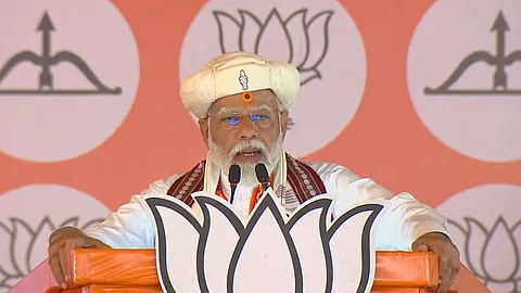 काँग्रेस, आरक्षण आणि 26/11; अहमदनगरमध्ये PM मोदींची विरोधकांवर चौफेर फटकेबाजी