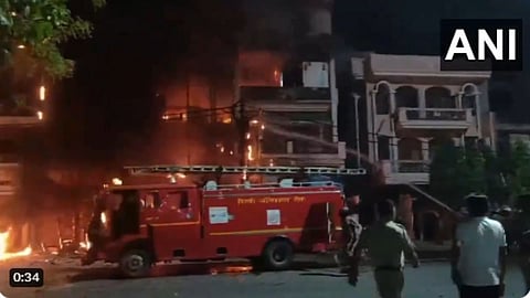 दिल्लीत बेबी केअर सेंटला भीषण आग, ६ नवजात बालकांचा होरपळून मृत्यू, भयानक VIDEO
