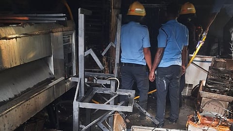 fire breaks out at largo pizzeria outlet in kharadi near pune