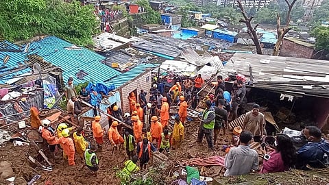 पावसाळ्यापूर्वीच BMC अलर्ट मोडवर, डोंगर उतारावर राहणाऱ्यांना स्थलांतरीत होण्याचे आदेश