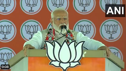 मोदी जिवंत असेपर्यंत एससी, एसटी, ओबीसींचं आरक्षण कोणी घेऊ शकत नाही; नरेंद्र मोदींनी ठणकावलं
