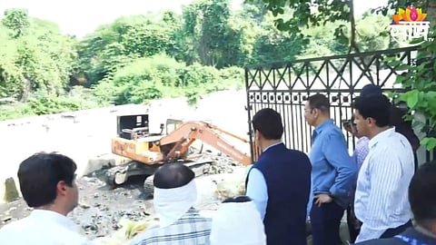 नागपुरात पावसाळ्यापूर्वी अल्पमुदतीची सर्व कामे वेळेत पूर्ण होणार : देवेंद्र फडणवीस