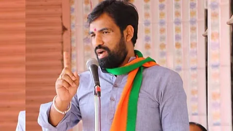 राम सातपुतेंची सोशल मीडियावर बदनामी