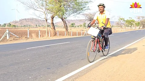 vinod shendge travelled 500 km on bicycle to spread importance of reading