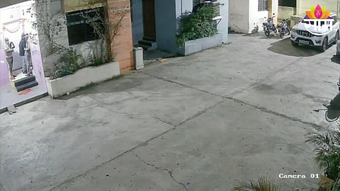 valuables worth rs 13 lakhs robbed from house in udgir near latur