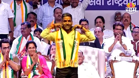 'ये तो ट्रेलर है, विधानसभा अभी बाकी है', NCPच्या मेळाव्यात निलेश लंकेंनी उडवली कॉलर