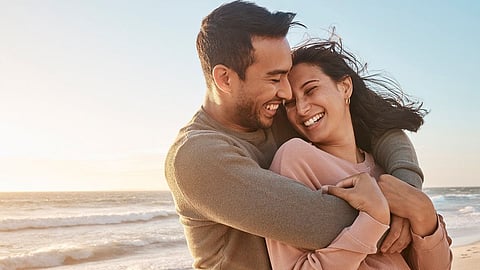 Relationship Tips: पार्टनर लग्नासाठी तयार आहे की नाही? 'या' ७ संकेतावरुन समजेल त्याच्या मनातली गोष्ट