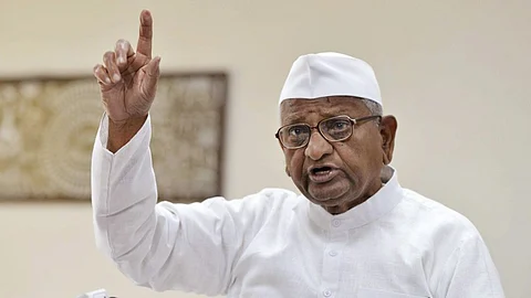 Anna Hazare: शिखर घोटाळा क्लीन चीटबाबत बोलले, मला काहीच माहीत नाही! मला मोठा धक्काच बसला! असं काय घडलं?