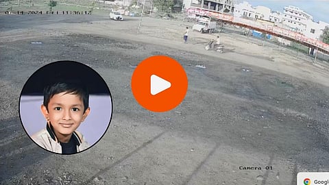 Indapur Accident Video: धक्कादायक! कार शिकताना १० वर्षांच्या मुलाला चिरडलं, अपघाताचा थरकाप उडवणारा CCTV व्हायरल