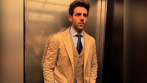 Kartik Aaryan News : कार्तिक आर्यनला भेटण्याची इच्छा महागात पडली, तरुणीला ८२ लाखांचा गडा; काय आहे नेमकं प्रकरण ?