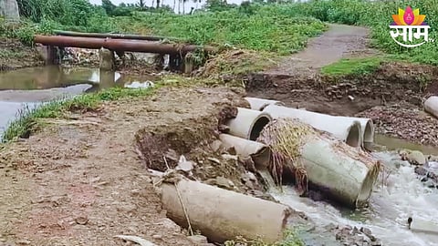 पावसामुळे पूल वाहून गेला