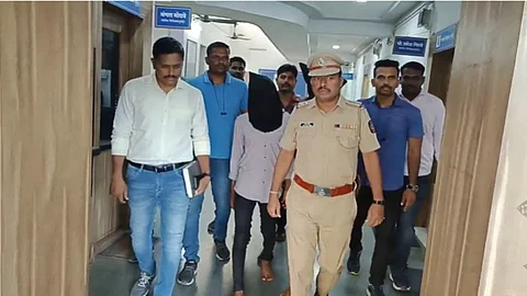 Pune News: हडपसरमध्ये कोयता गँगची दहशत, दुकानं-वाहनांची तोडफोड करणाऱ्या दोघांना अटक