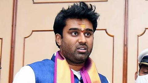 Suraj Revanna Arrested: रेवन्ना कुटुंबाचे पाय आणखी खोलात, सेक्स स्कँडल प्रकरणात सुरज रेवन्ना यांना अटक