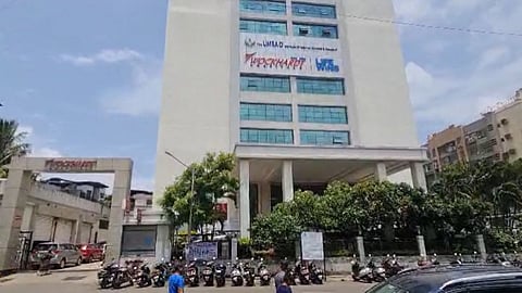 Mumbai Hospitals Threat Mail: मुंबईतील ६० हॉस्पिटलला धमकीचे फोन; पोलिसांची धावपळ, डॉक्टरांसह पेशंट धास्तावले