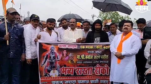 Maratha Reservation: आरक्षणासाठी मराठा बांधव आक्रमक! सोलापूर- बार्शी महामार्गावर रास्ता रोको; वाहतूक ठप्प