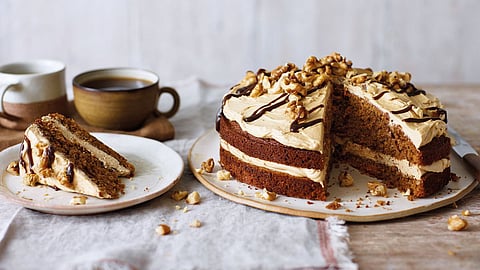 Bakery Coffee Cake Recipe: घरच्याघरी बनवा बेकरी स्टाइल कॉफी केक; एकदा ट्राय तर करा