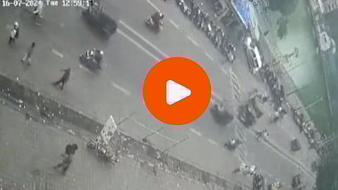 Mumbai Accident: भरधाव रिक्षाच्या धडकेत पादचाऱ्याचा मृत्यू, अपघाताचा थरारक CCTV VIDEO