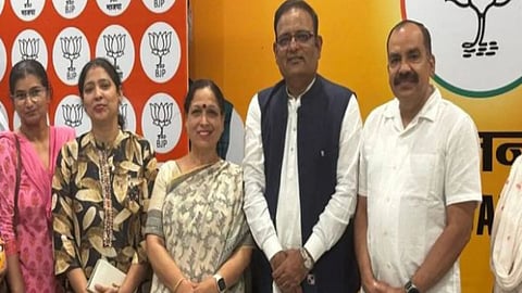 Delhi Politics: दिल्लीत 'आप' मध्ये खिंडार; आजी-माजी आमदारांचा भाजपमध्ये प्रवेश