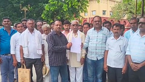 Wardha News: 'योग्य मोबदला द्या अन् आमच्या जमिनी घ्या', शक्तिपीठ महामार्गाच्या समर्थनासाठी वर्ध्यातील शेतकरी रस्त्यावर