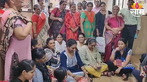 Water Crisis at Dombivali: डोंबिवली एमआयडीसी भागातील रहिवासी पाणीटंचाईने त्रस्त; एमआयडीसी कार्यालयात महिलांचे ठिय्या आंदोलन