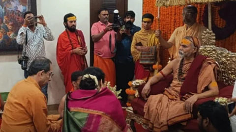 Jagadguru Shankaracharya: उद्धव ठाकरे आणि महाराष्ट्राच्या जनतेसोबत विश्वासघात झालाय: जगद्गुरु शंकराचार्य
