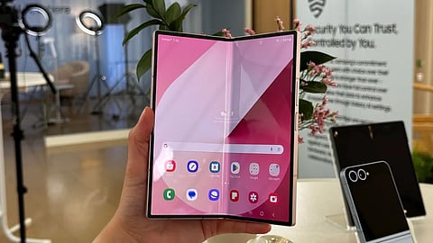 Samsung Galaxy Z Fold 6 आणि Z Flip 6 एकाचवेळी लॉन्च; AI फीचर्स असलेल्या फोनची जाणून घ्या किंमत