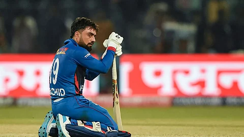 Rashid Khan: राशिद खानचा अप्रतिम 'हेलिकॉप्टर शॉट', फटकेबाजी पाहून स्टेडियमवरील सर्वच थक्क Video Viral