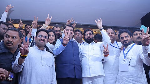 महायुतीच्या विजयी उमेदवारांचं जंगी सेलीब्रेशन