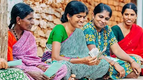 Maharashtra Government: 'लाडक्या बहिणीं'च्या साक्षीने होणार नव्या सरकारचा शपथविधी सोहळा, १० हजार महिला लावणार हजेरी