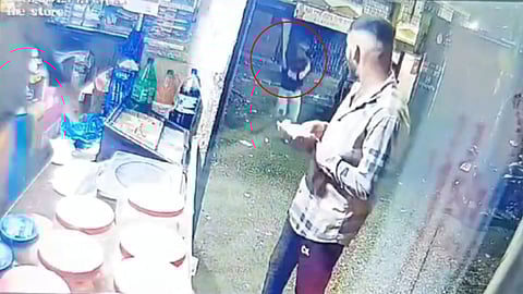 पुण्यात पुन्हा कोयता गँगची दहशत; लोहगाव परिसरात दुकानासह वाहनांची तोडफोड, धक्कादायक VIDEO