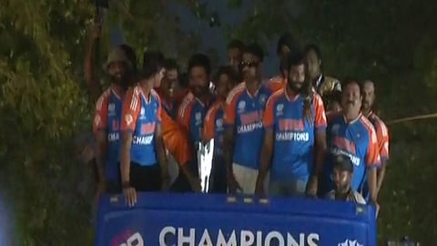 Team India's Victory Parade In Mumbai Live: टीम इंडियाच्या  विजयी मिरवणुकीला सुरुवात