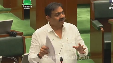 Jayant Patil: मंत्र्यांच्या वरदहस्ताने डांबरच्या बिलातून उकळले कोट्यवधी रुपये; जयंत पाटील यांनी उघड केला डांबर घोटाळा