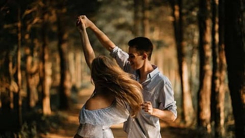 पार्टनरसोबत नेहमीच खटके उडताय? मग ७ गोष्टींकडे विशेष लक्ष द्या; नात्यात येईल गोडवा