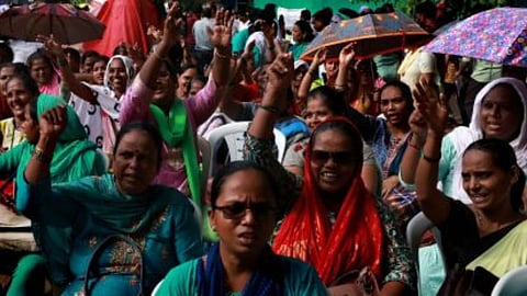 Ladki Bahin Yojana: हजारो लाडक्या बहिणींचं नाव गायब; पिंपरीत हजारो महिलांचे अर्ज नामंजूर, काय आहे कारण?