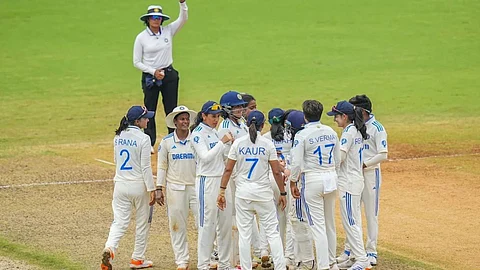 IND-W vs SA-W: टीम इंडियाचा ऐतिहासिक विजय! दक्षिण आफ्रिकेला 10 विकेट्सने लोळवलं