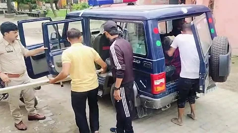 Uttar Pradesh: हाथरसमधील भोले बाबांच्या सत्संग कार्यक्रमात चेंगराचेंगरी; २७ जणांचा मृत्यू, मृतांमध्ये २५ महिलांचा समावेश