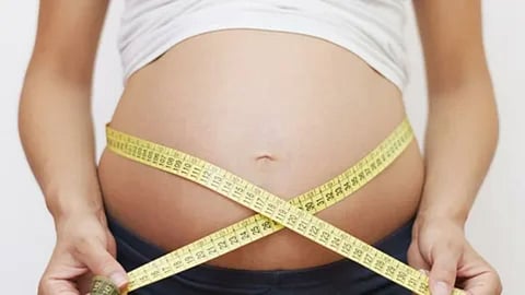 Health Tips: प्रग्नेंसीनंतर झपाट्याने वजन का वाढते?, एका क्लिकवर वाचा कारणं
