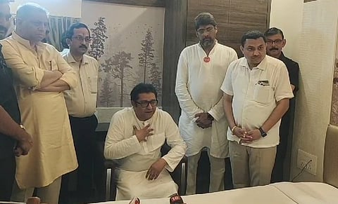 Raj Thackarey Video: मराठा आरक्षणाची गोष्ट होणारच नाही; आंदोलकांच्या चर्चेत राज ठाकरेंचं मोठं विधान