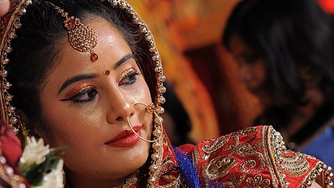 Mulank Number: 'या' मुली बनतात परफेक्ट बायको, पतीसह सासरच्या लोकांचं बदलतात नशीब