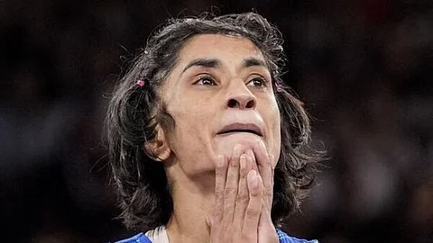 Vinesh Phogat Letter: चांगल्या माणसांचे देव कधीच...; विनेश फोगाटचं डोळ्यात पाणी आणणारं तीन पानी पत्र