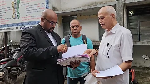 Badlapur Protest: आईच्या ऑपरेशनची तारीख घेण्यासाठी निघाला, अन् थेट तुरुंगात गेला!