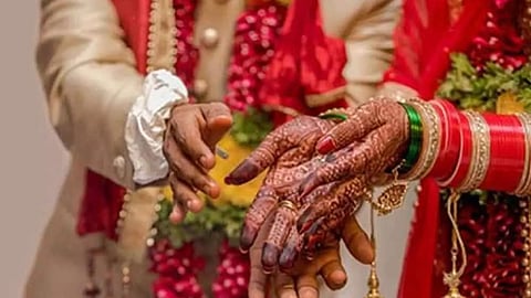 Girl Marriage Age: १८ नव्हे तर २१ वर्षी मुलींना करता येणार लग्न; हिमाचल प्रदेशात विधेयक पारित; महाराष्ट्रात किती आहे लग्नाच वय?