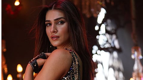 अभिनेत्री क्रिती सेनॉन