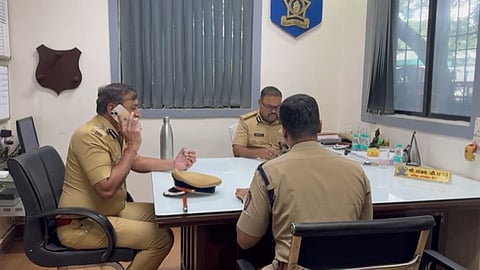 Pune Case: पुण्यात स्कूल बसमध्ये चिमुकलींवर लैंगिक अत्याचार, आईने तक्रारीमध्ये नेमकं काय सांगितलं?