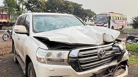 Accident News: मोठी बातमी! धनंजय मुंडेंच्या पत्नीच्या गाडीचा भीषण अपघात; कारचा चुराडा
