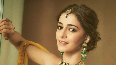 Ananya Panday: ऐकलं का! अनन्या पांडे परदेशातल्या मॉडलच्या प्रेमात पडलीये म्हणे; खास पोस्टने सत्य आलं समोर