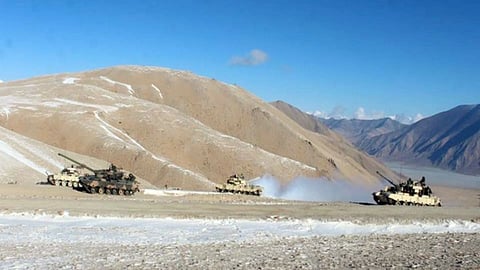 China- India: दिवाळीत सीमेवर वाढणार गोडवा; चीन सैन्य माघारी फिरलं, मिठाई वाटणार