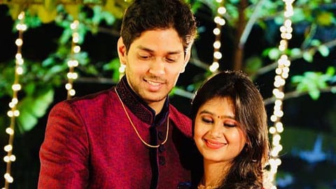 Mrunal Dusanis-Neeraj More Lovestory