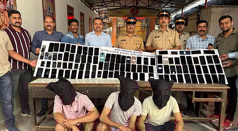andheri police arrest mobile snatchers