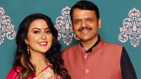 Amruta Fadnavis Ukhana For Devendra Fadnavis